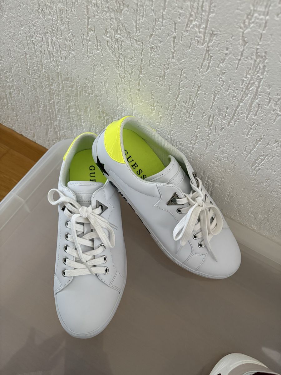 Guess Scarpe da donna: Guess Sneaker – Nuovo (secondo la descrizione) da Jona venduto da Mia94