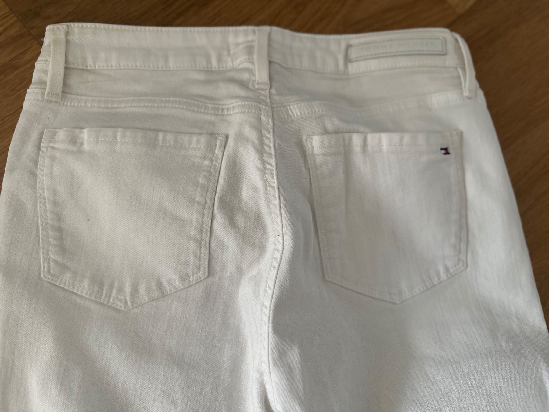 Tommy Hilfiger Jeans: Tommy Hilfiger Jeans – Nuovo (secondo la descrizione) da Pfaffhausen venduto da Klaras_second_hand 2