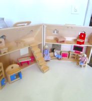 Puppenhaus aus Holz