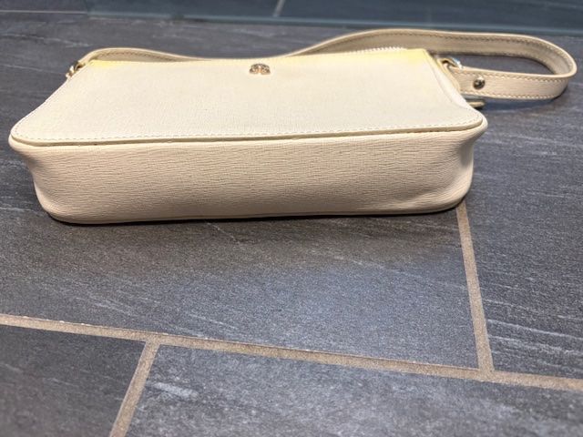 Navyboot Borse da donna: Navyboot kleine Handtasche creme weiss – Usato da Pfäffikon ZH venduto da GZHDZV 1