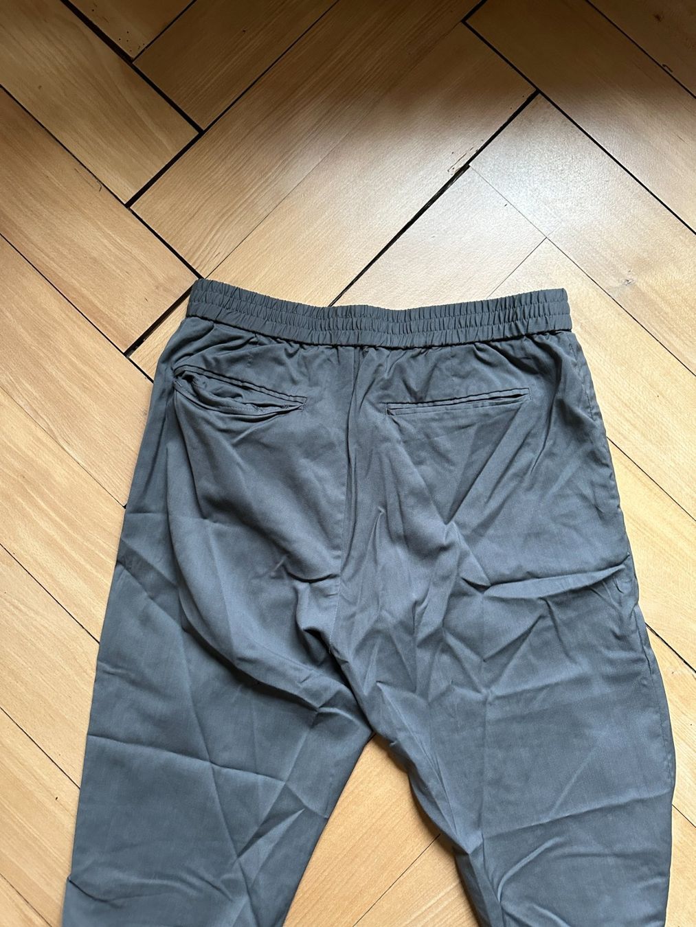 Cos Hosen: COS - Wollhose grau leicht 50 – Gebraucht aus Zürich von Diazaio 3