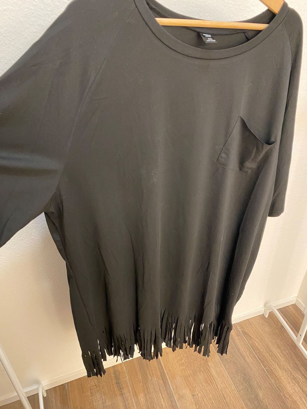 Shein Kleider: Kleid mit Fransen schwarz 5XL / Gr. 50 – Gebraucht aus Pratteln von a23_j2gs 6