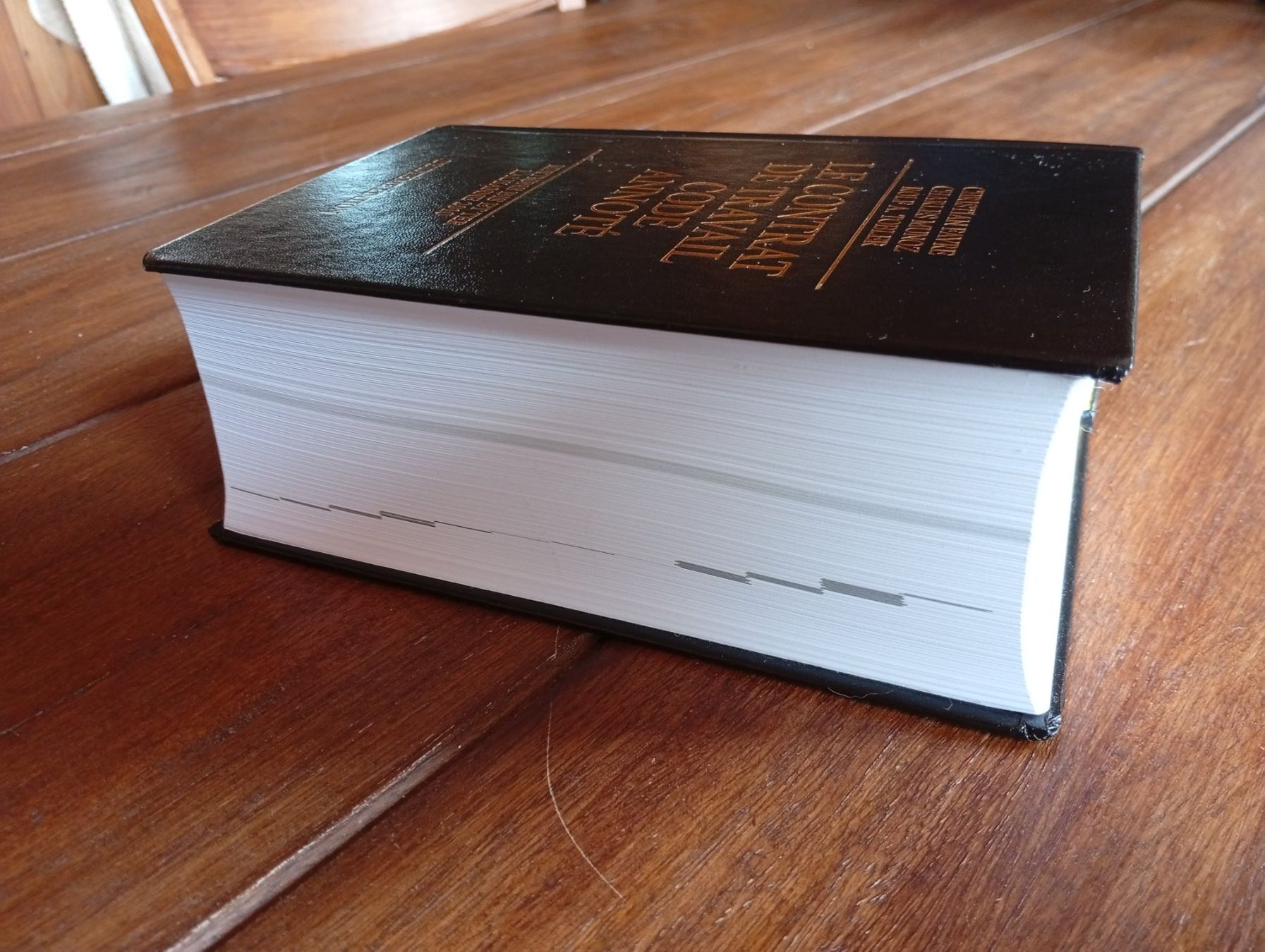 Libri: Le Contrat de Travail, Code Annoté – Usato da Perrefitte venduto da 36B 4