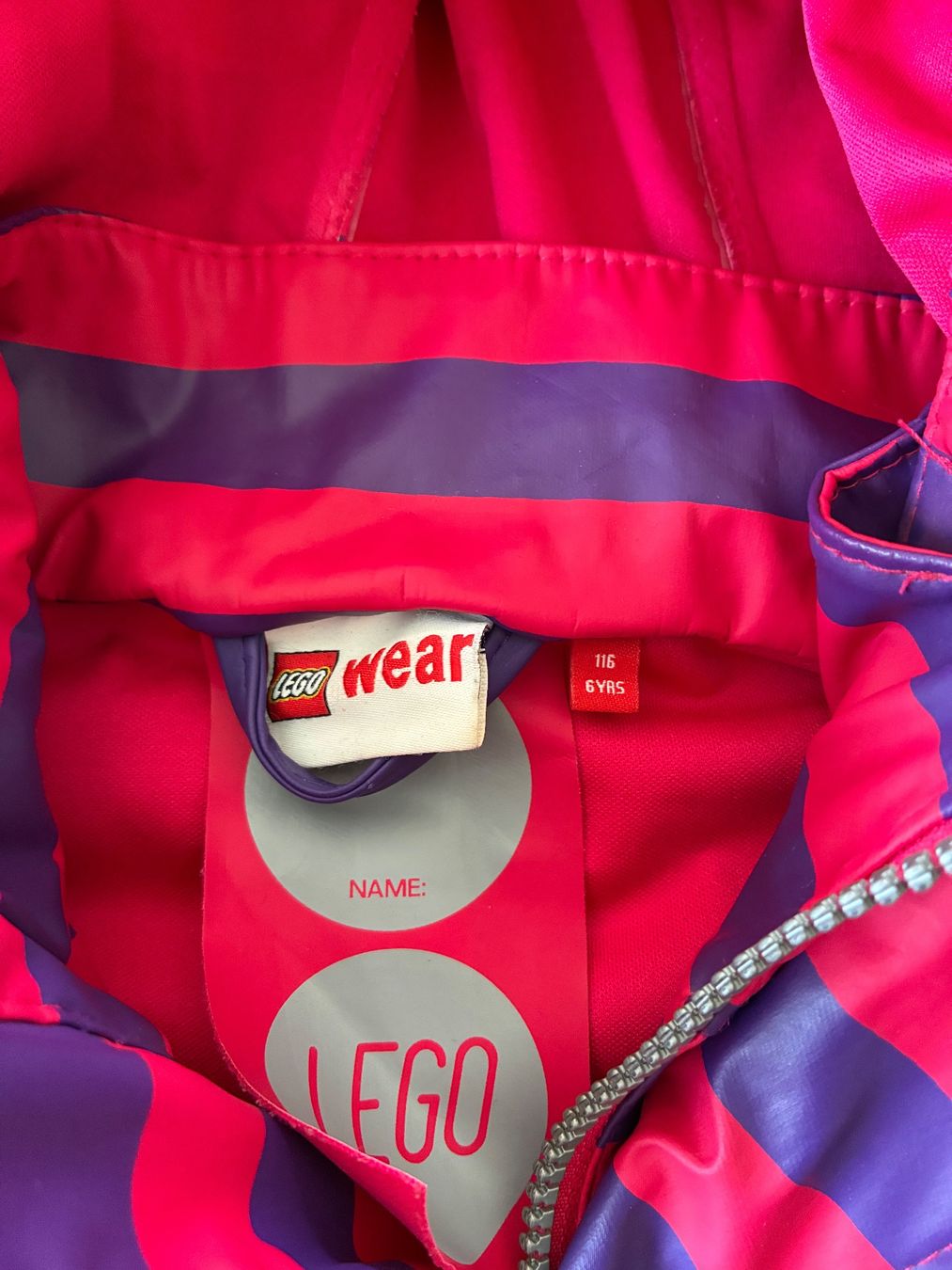 Lego Lotti & Set di vestiti: Lego Wear imperméable rayé, taille 116 – Usato da Confignon venduto da Gd8 1