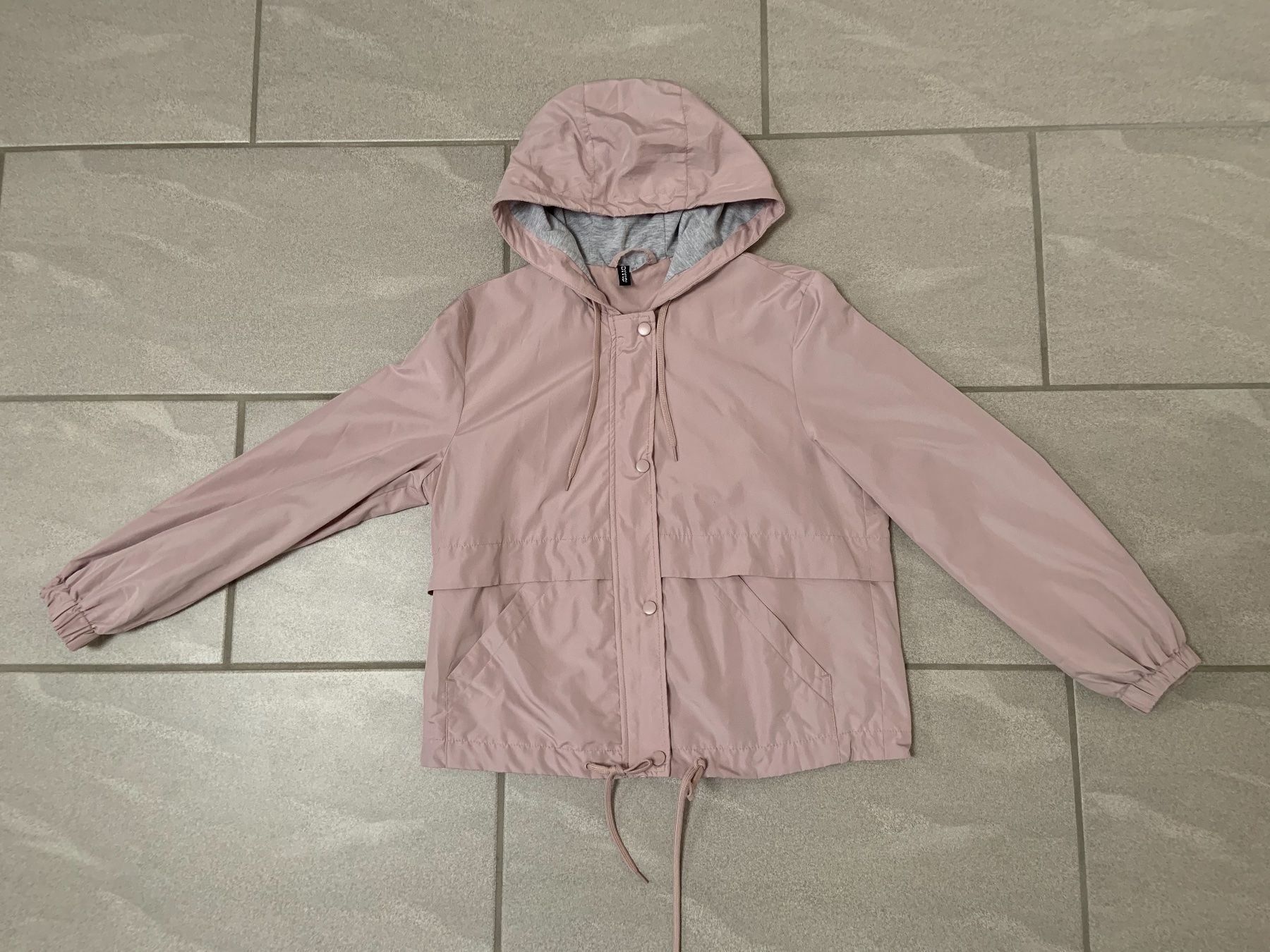 H&M Giacche: H&M Winddichte Jacke mit Kapuze Gr. S – Usato da Biberen venduto da Badakab 1