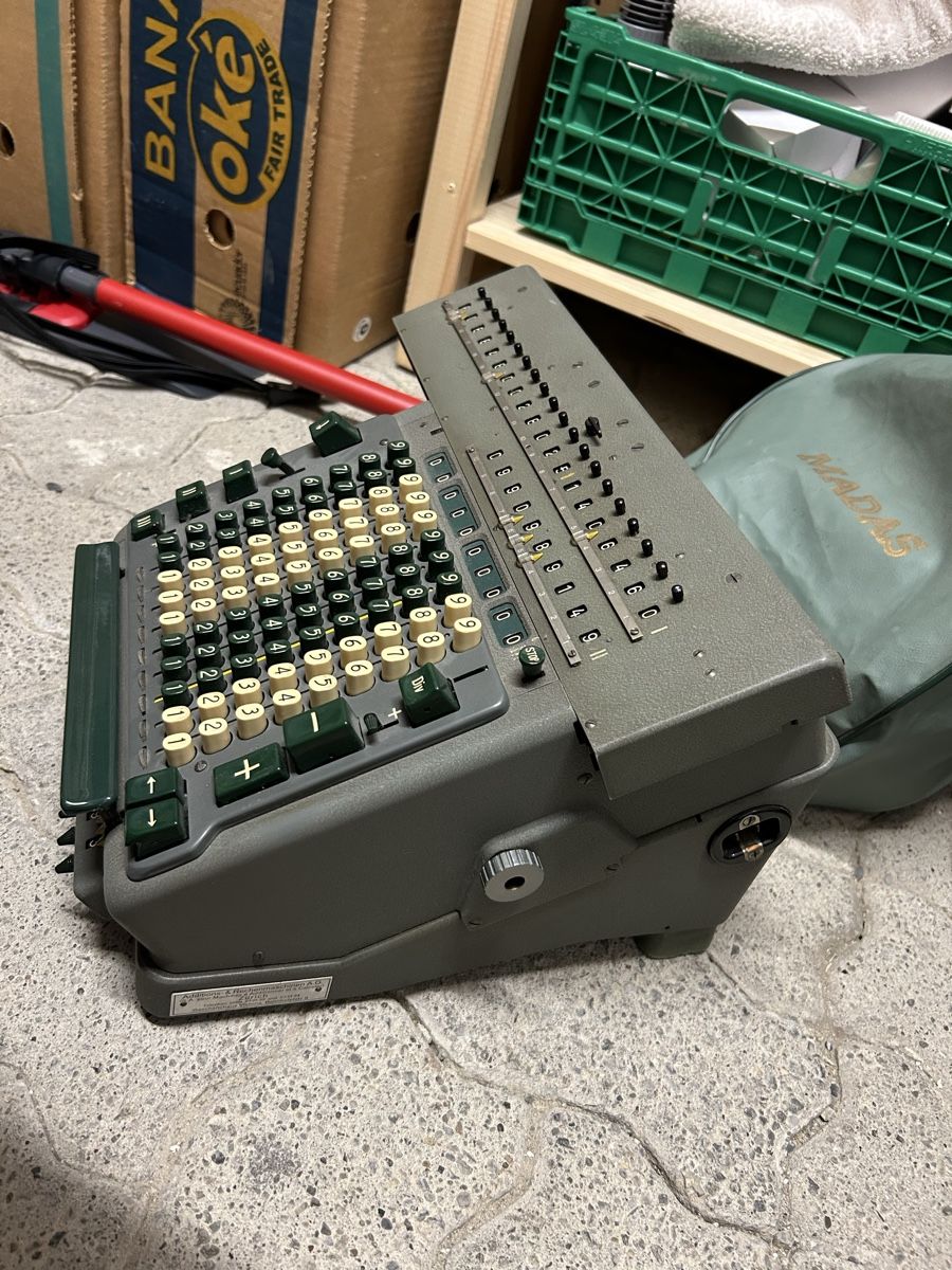 Tutte le macchine: Rechenmaschine MADAS – Usato da Schlieren venduto da AA92 2