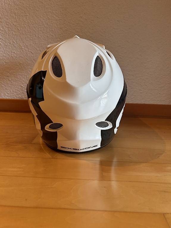 Caschi: Six Six One Integralhelm – Usato da Frutigen venduto da sse_knt6 3