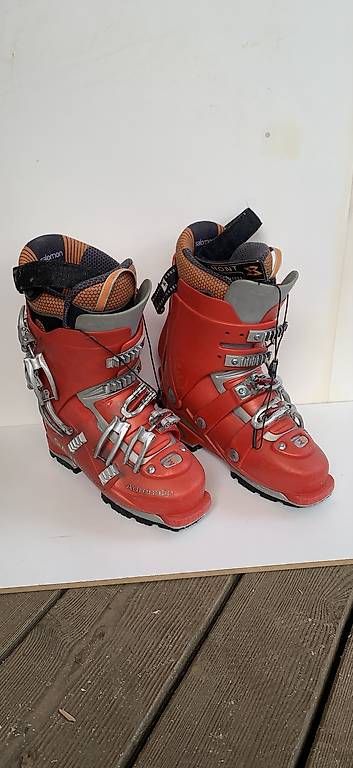 Scarpe da uomo: Touren Skischuhe Garmont – Usato da Niederweningen venduto da inf_wb6v
