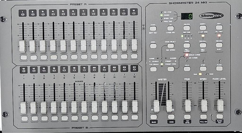 Strumenti musicali: Showtec Showmaster 24 MK 2 – Usato da Rüti ZH venduto da Philippek 1