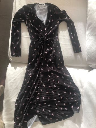 Modische Kleid