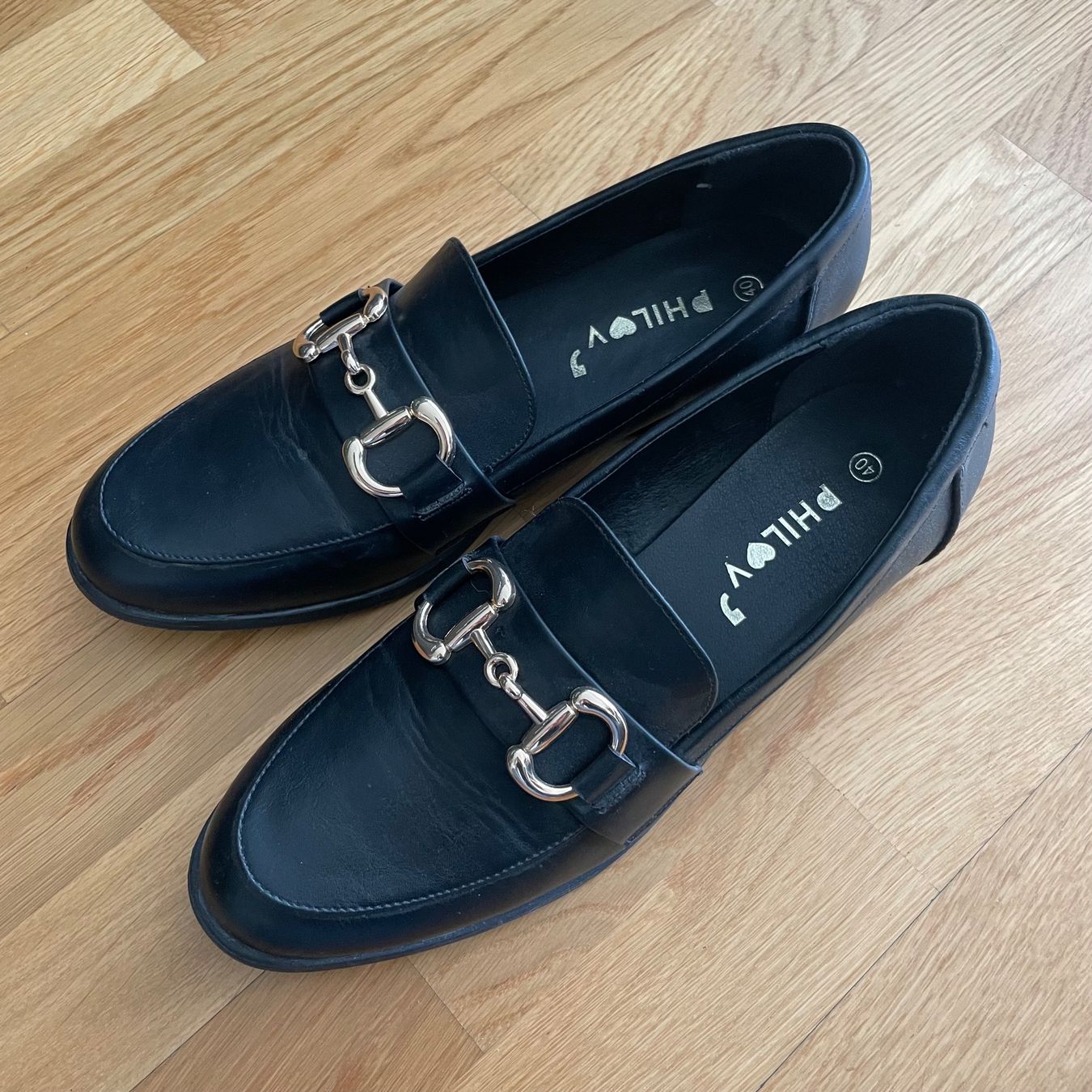 Scarpe da donna: Schwarze Damen-Loafer 40 – Nuovo (secondo la descrizione) da Thun venduto da beatrice.ch