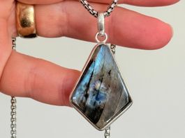 Collier labradorite, élégant et tendance ✨