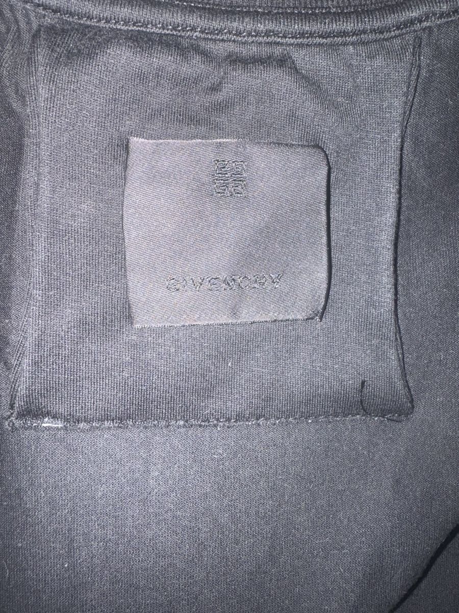 Givenchy T-shirt: T-Shirt Givenchy – Usato da Genève venduto da Dan83 2