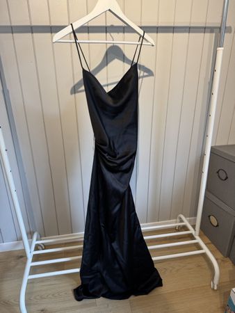 Abendkleid schwarz bodenlang Spaghettiträger & Schlitz neu