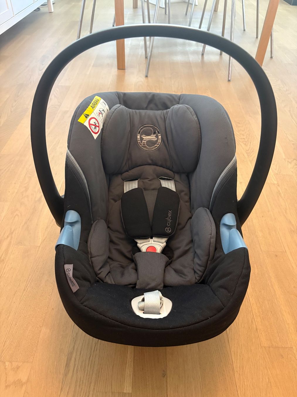 Cybex Seggiolini per auto: Cybex Aton + base – Usato da Dübendorf venduto da ttb_b2pp