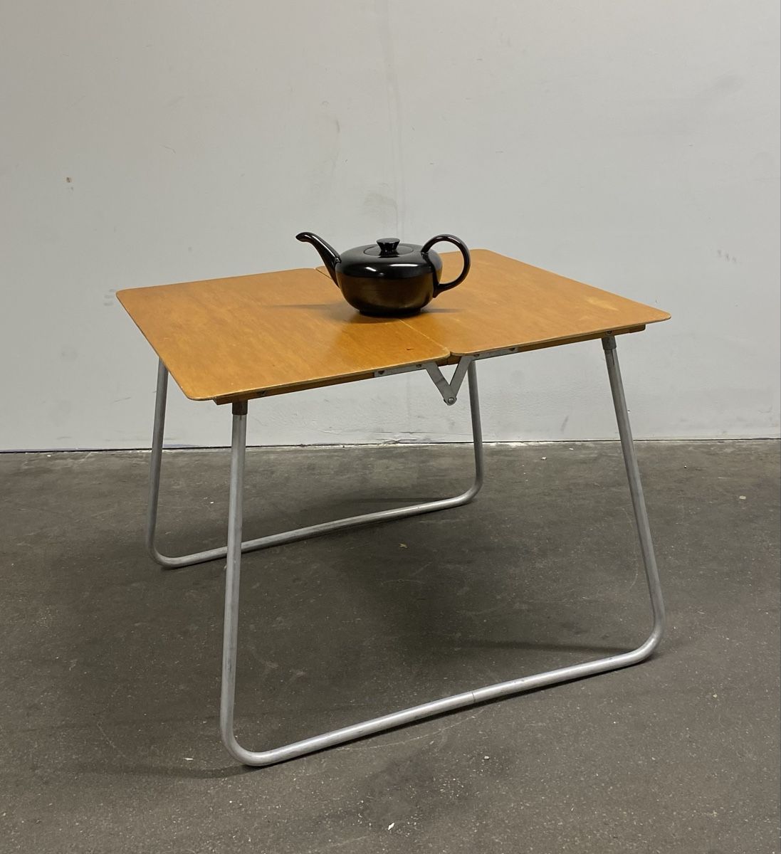 Tische: Mid century Klapptisch im Bauhaus Design – Gebraucht aus Burgdorf von swintila 2