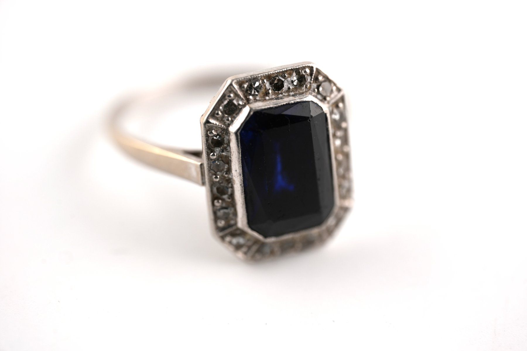 Anelli: Platinring mit Saphir und Diamanten – Usato da Basel venduto da Edelmetallhaus24 2