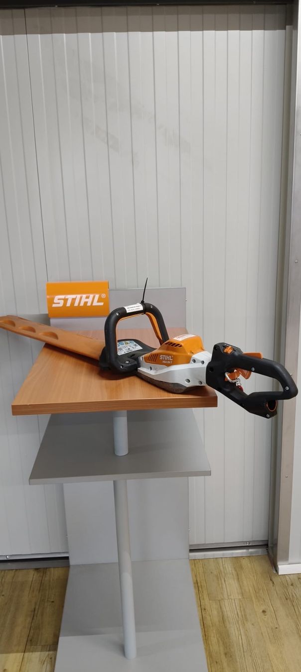 Stihl Tutti gli attrezzi: HSA 94T Stihl Akkuheckenschere – Usato da Sutz venduto da Shop_LehmannGT