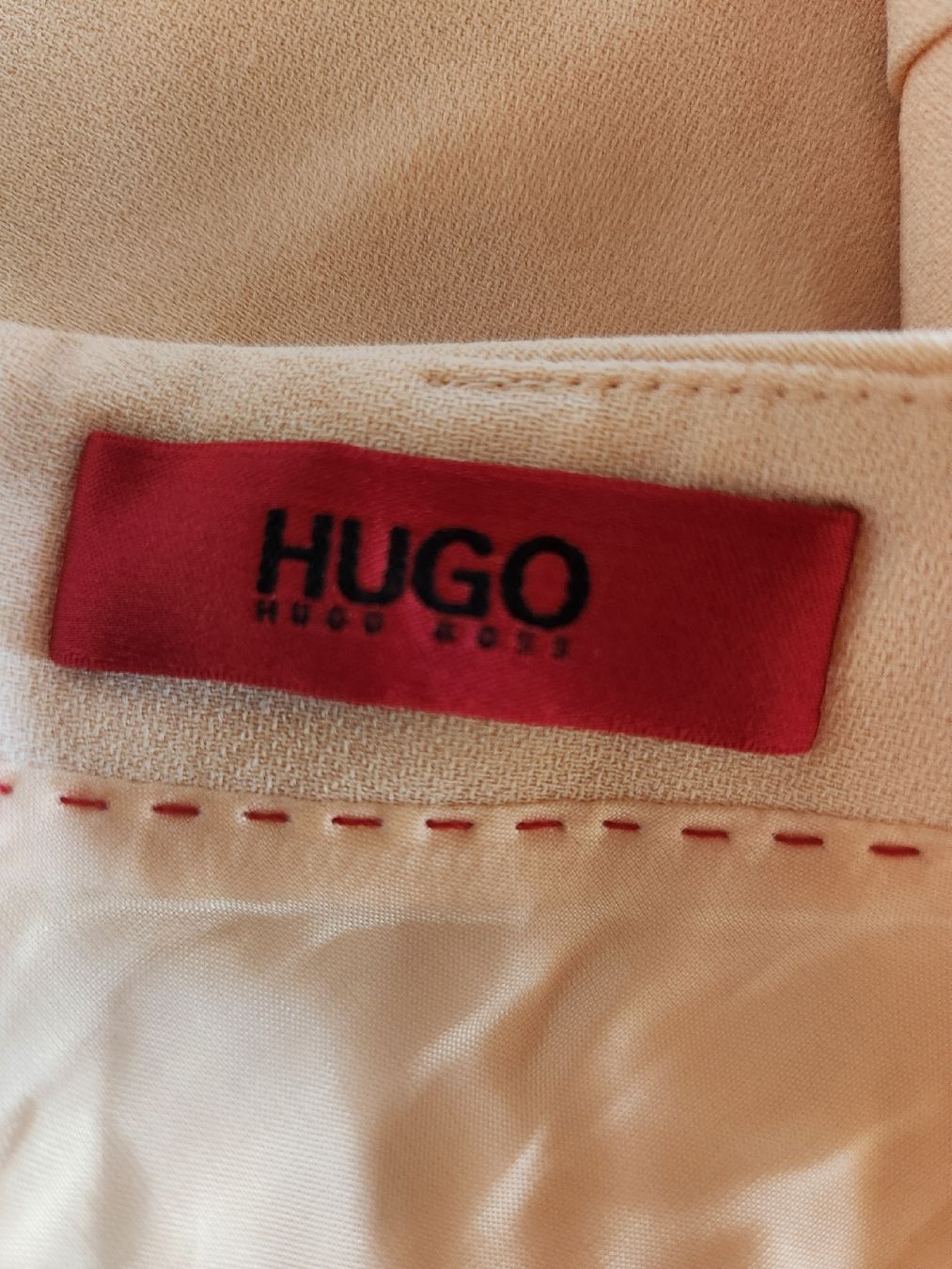 Hugo Boss Robes: Robe d'été HUGO BOSS rose taille 38 – D'occasion à Niedergösgen par Eva2410 5