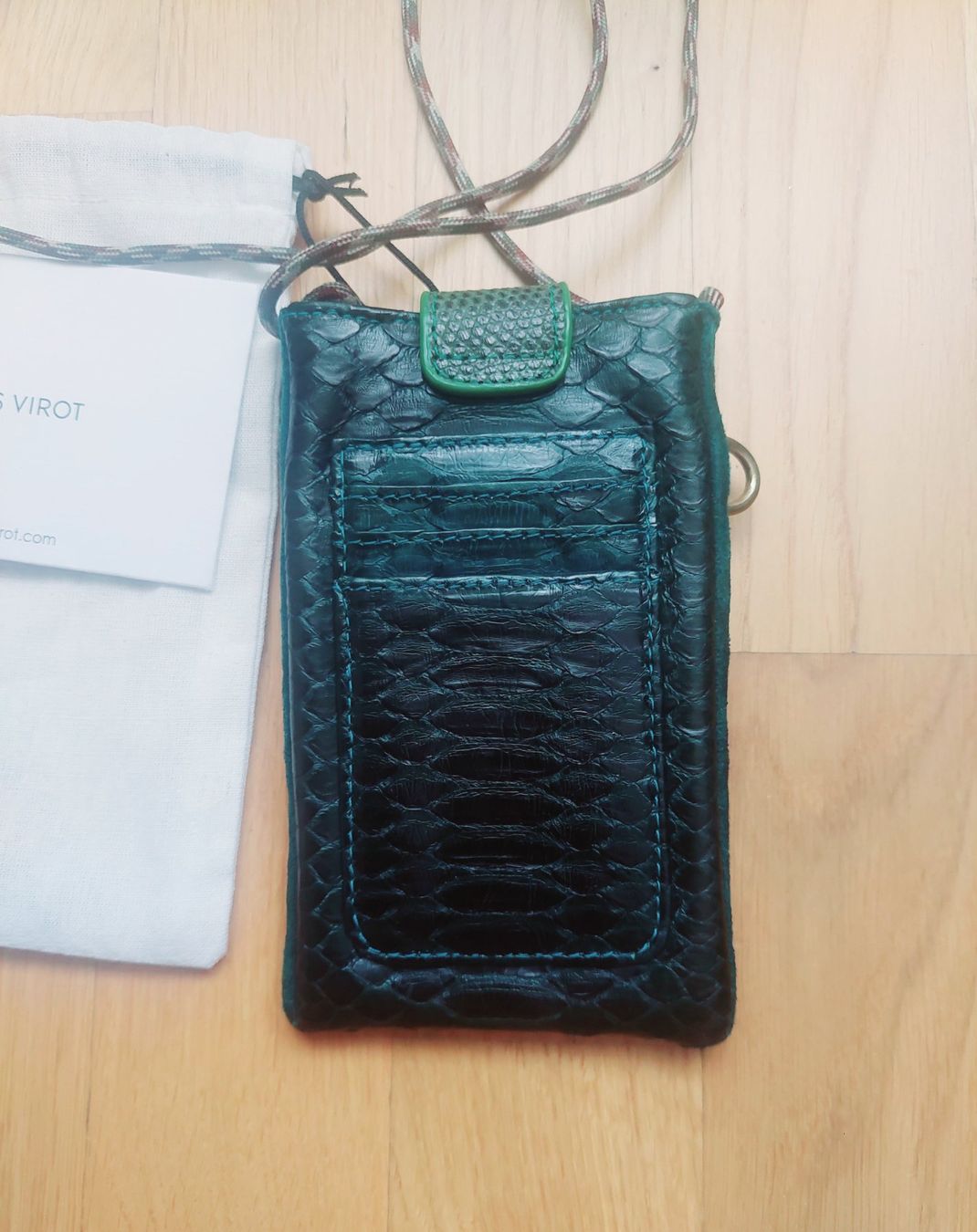 Borse da donna: Claris Virot Python, Pochette étui éléphone, bleu canard – Usato da Genève venduto da a_t_g5kq 1