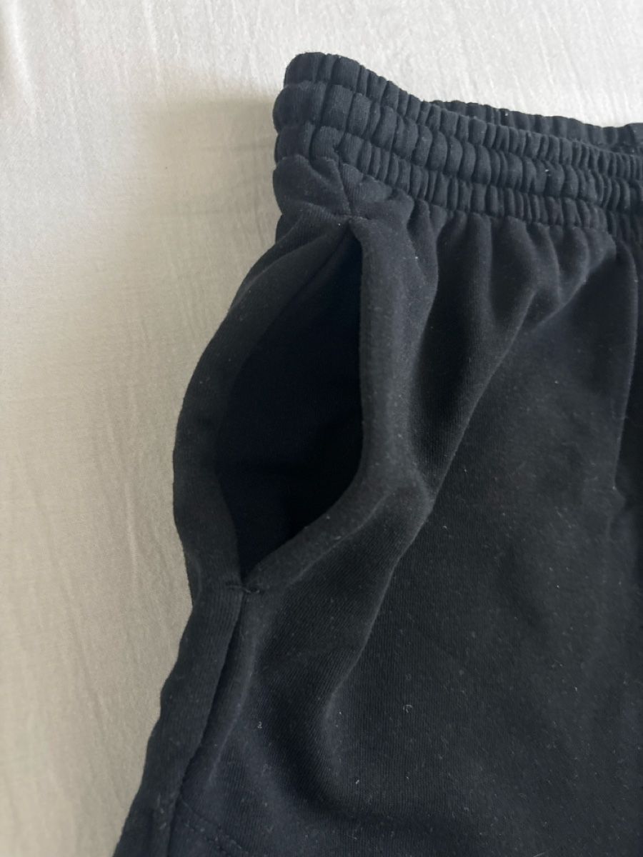 H&M Pantaloni: Shorts H&M S – Usato da Zürich venduto da leonie.vera 1