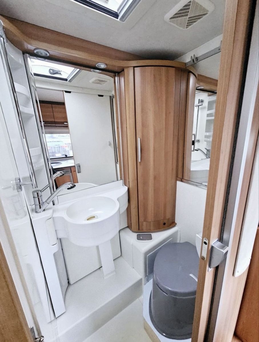 Hymer Veicoli da campeggio: Wohnmobil Hymer 512 Whiteline – Usato da Oberdiessbach venduto da Muck1975 7