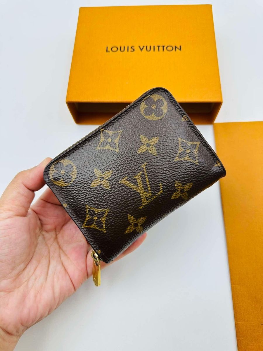 Louis Vuitton Portafogli: Louis Vuitton Zippy Coin Purse Monogram – Usato da Widnau venduto da Pukpan_99 2