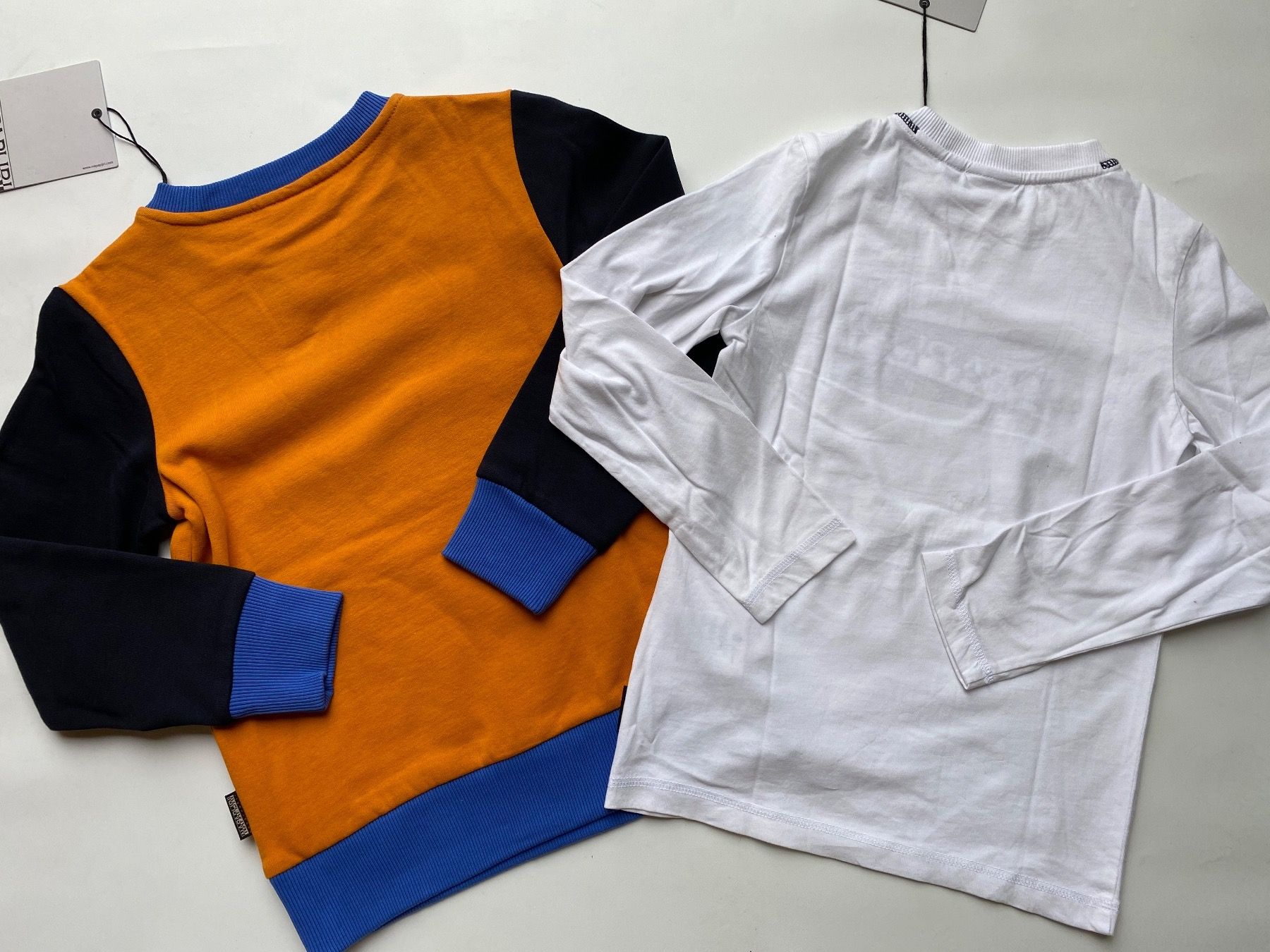 Napapijri Maglioni & Felpe: Napapijri Pull Enfants Taille 8 ans -50% – Nuovo e nell'imballaggio originale da Orbe venduto da D-stockFactory-Orbe 1