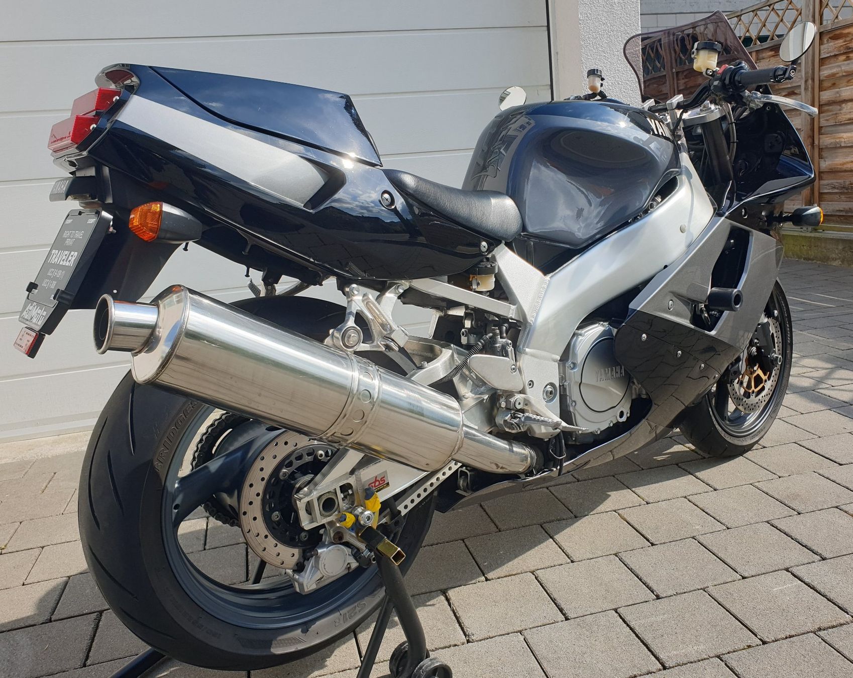 Yamaha Strada: Yamaha YZF 750 R – Usato da Schaanwald venduto da alo_66c6 3