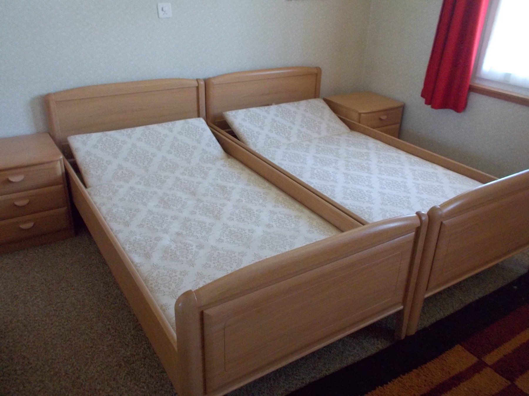Letti: Doppelbett mit 2 Korpus – Usato da Weinfelden venduto da Simalaia