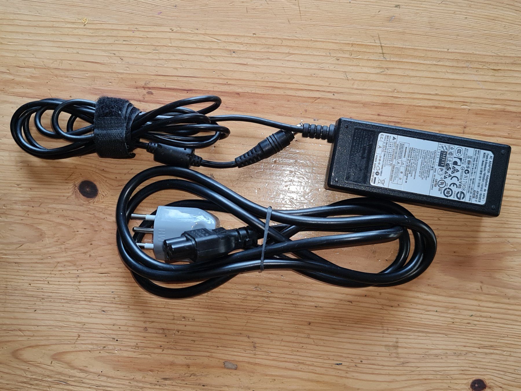 Chargements: Netzteil 60W – D'occasion à Winterthur par Hai6 1