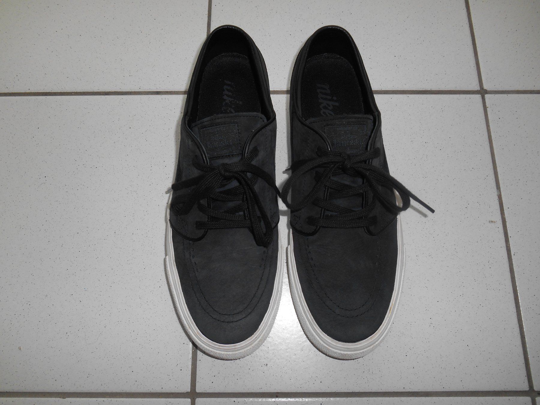 Nike Scarpe da uomo: Nike Leder-Sneaker Grösse 44 – Usato da Basel venduto da Birs868 1