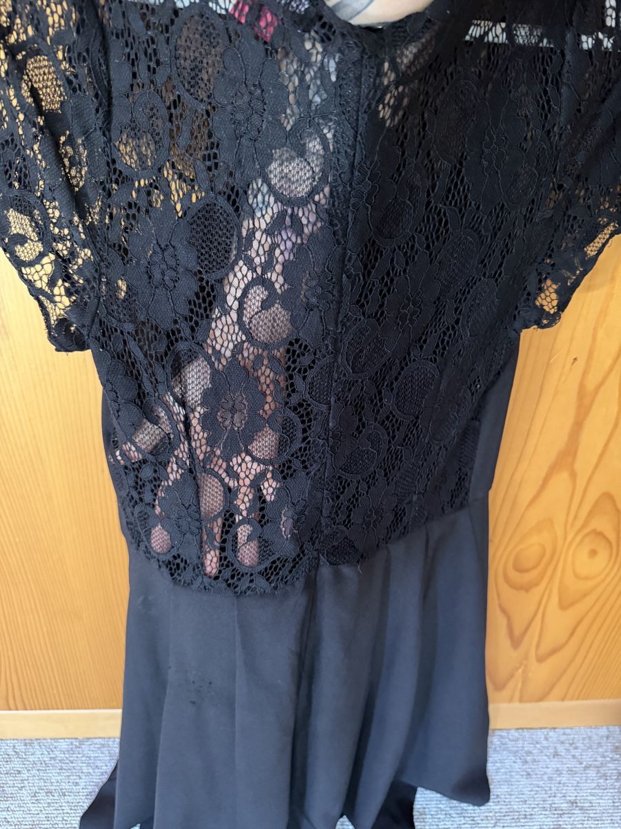 Vestiti: Robe noire à dentelle – Usato da Founex venduto da Hyrienne 2