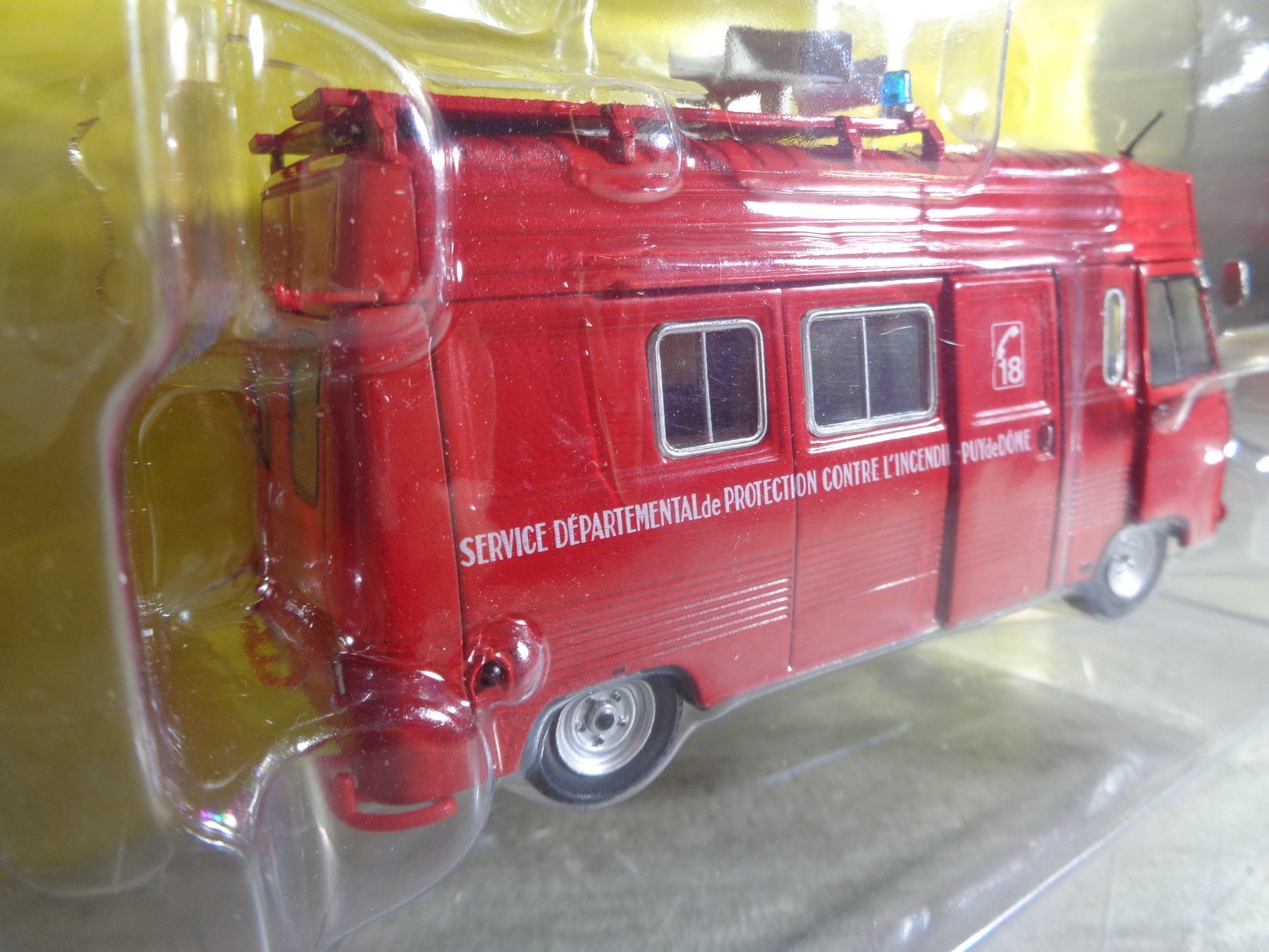 Peugeot Modellini d'auto: Hachette 1:43 Pompier Peugeot J7 – Nuovo e nell'imballaggio originale da Reconvilier venduto da rallycar 3