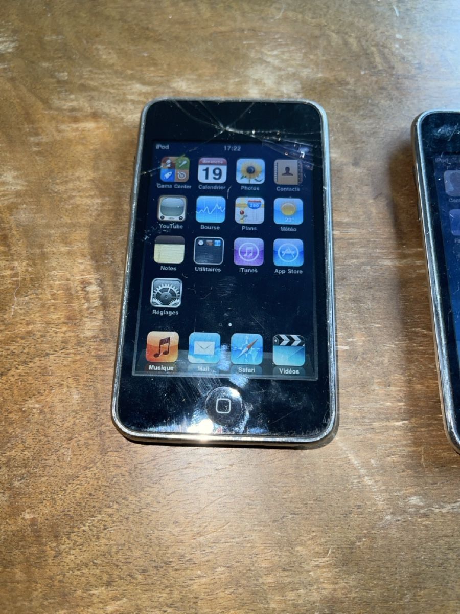 Apple Lettore multimediale & Streamer: iPod Touch  génération 16GB 2 appareils usagés – Usato da Genève venduto da Yasasa 1
