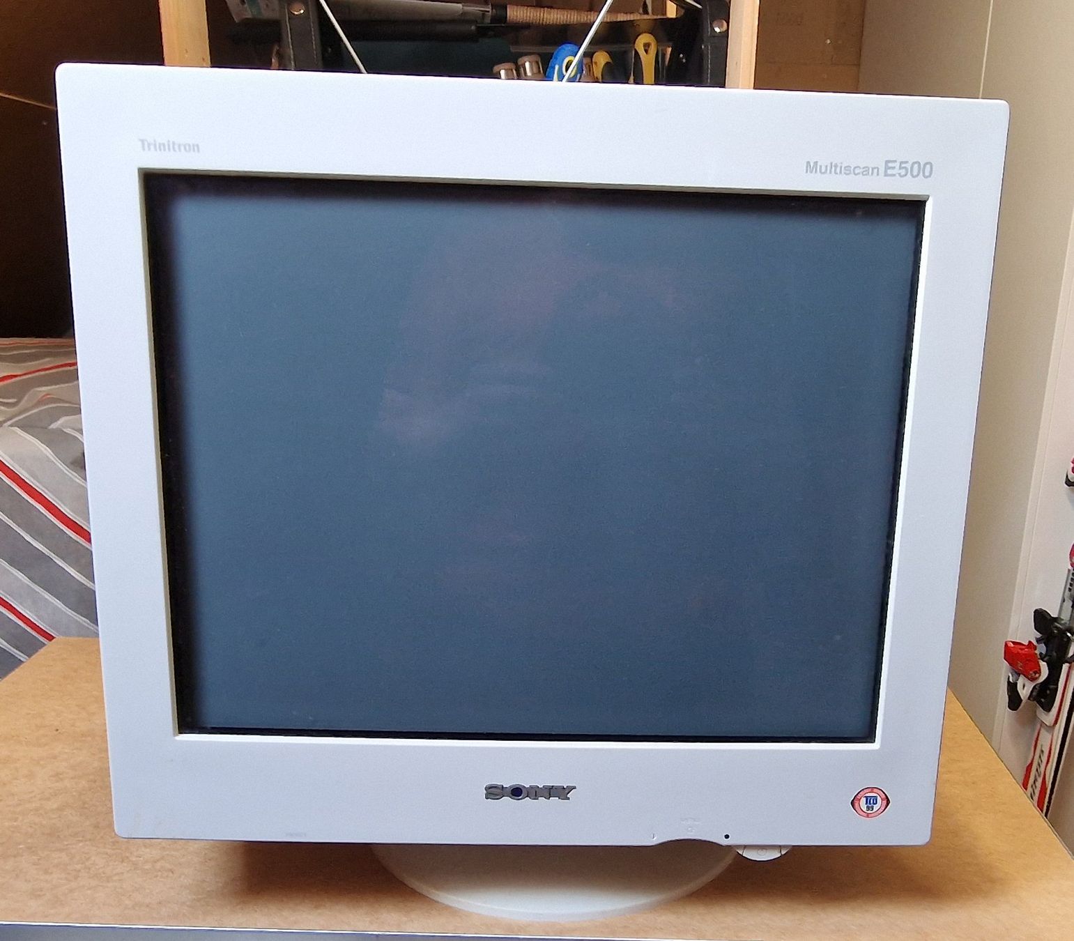 Sony Monitor: CRT Sony Trinitron Multiscan E500, Modell CPD-E500E – Usato da Frauenfeld venduto da Martinsan 1