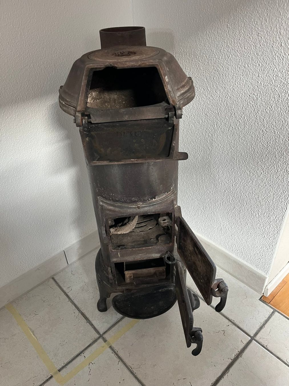 Sonstiges antikes Mobiliar: Kanonenofen Sursee – Defekt aus Kriens von bobby-paps 1