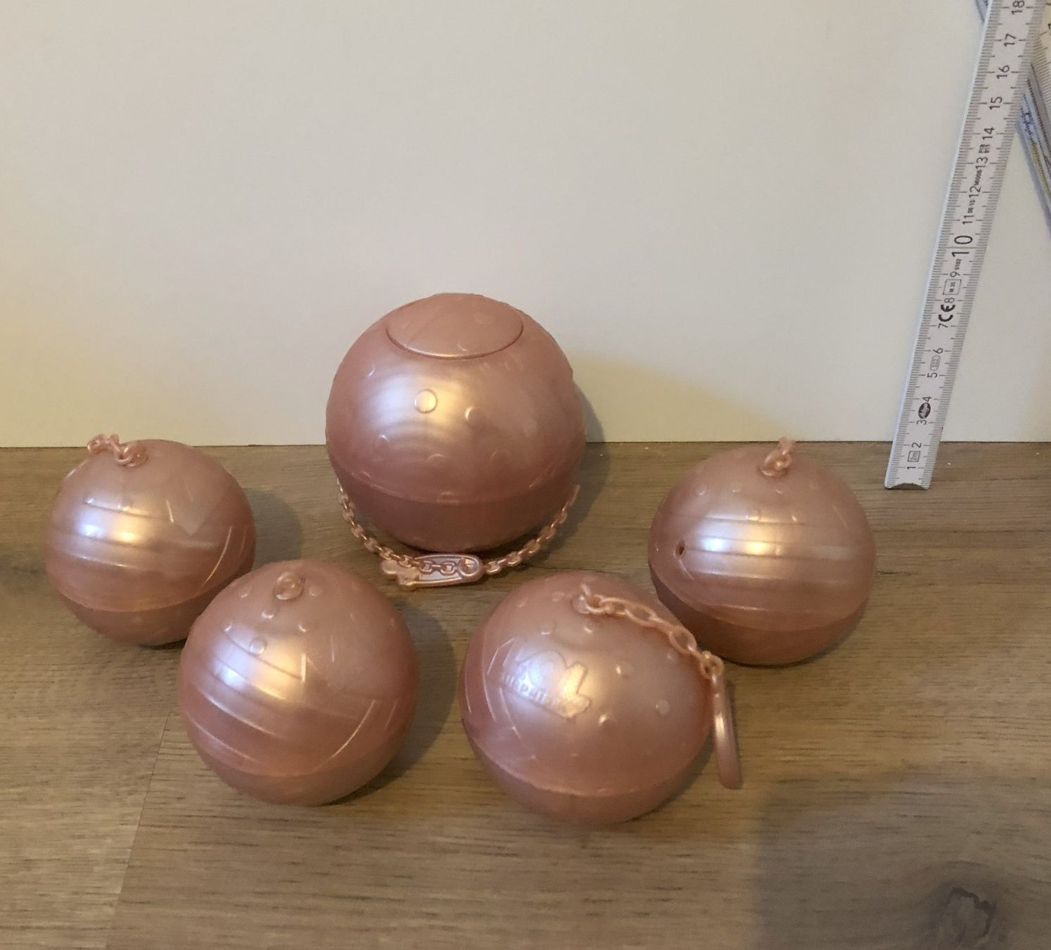 Bambole: lol surprise boules dorée – Nuovo (secondo la descrizione) da Estavayer-le-Lac venduto da Lor_tjg5 1