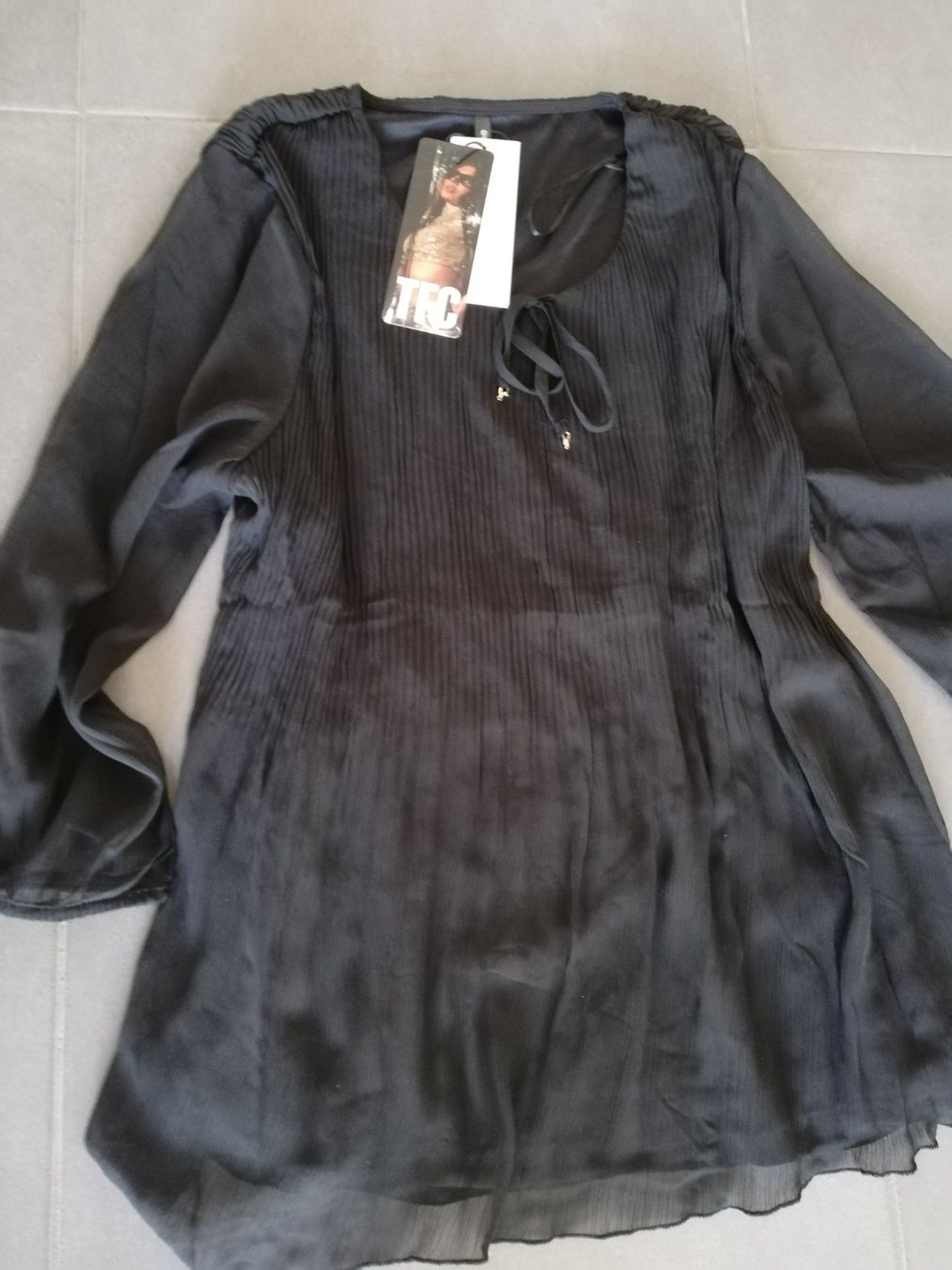Camicette: Schöne,elegante Bluse NEU Gr M – Nuovo (secondo la descrizione) da Untersiggenthal venduto da Marlen59 1
