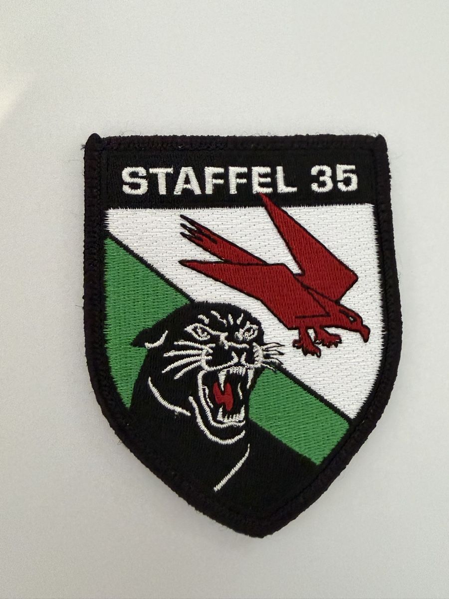 Schweizer Armee Plaketten & Abzeichen: Fliegerstaffel 35 patch  – Gebraucht aus Chamoson von Lio_Rey