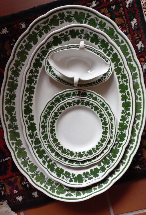 Meissen Geschirr mit Efeuraute 1940 (Neu (gemss Beschreibung)) in Wynigen  fr CHF 1800  nur Abholung auf Ricardo kaufen