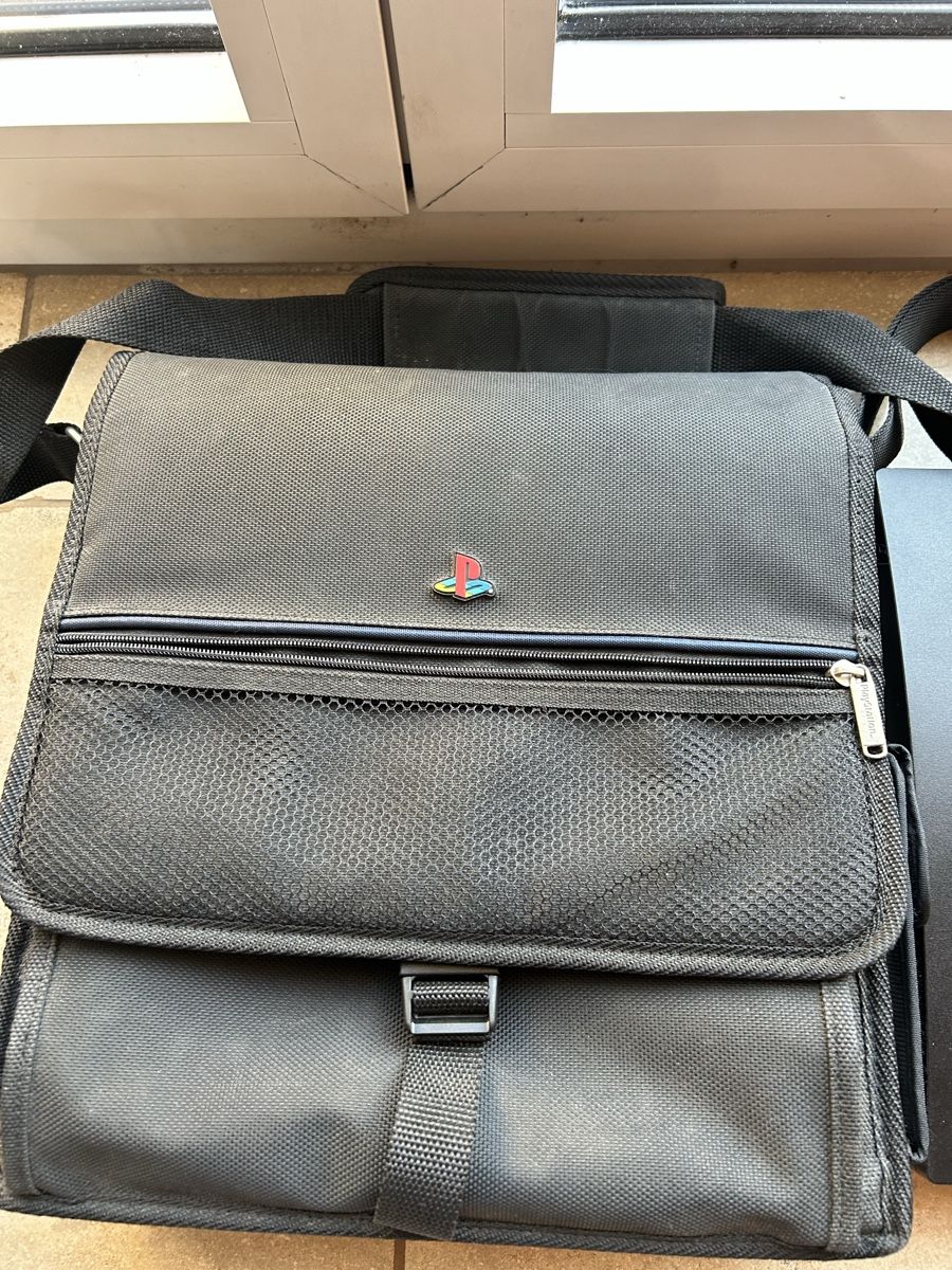 Sony Console: Sony PlayStation 3 Slim 160GB Bundle | 2 Controller | Tasche – Usato da Uhwiesen venduto da Bogi2257 4
