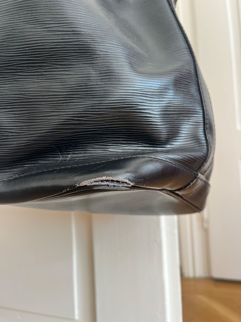 Louis Vuitton Borse da donna: Louis Vuitton Petit Noé Epi Black Bag – Usato da Zürich venduto da bretxo 6