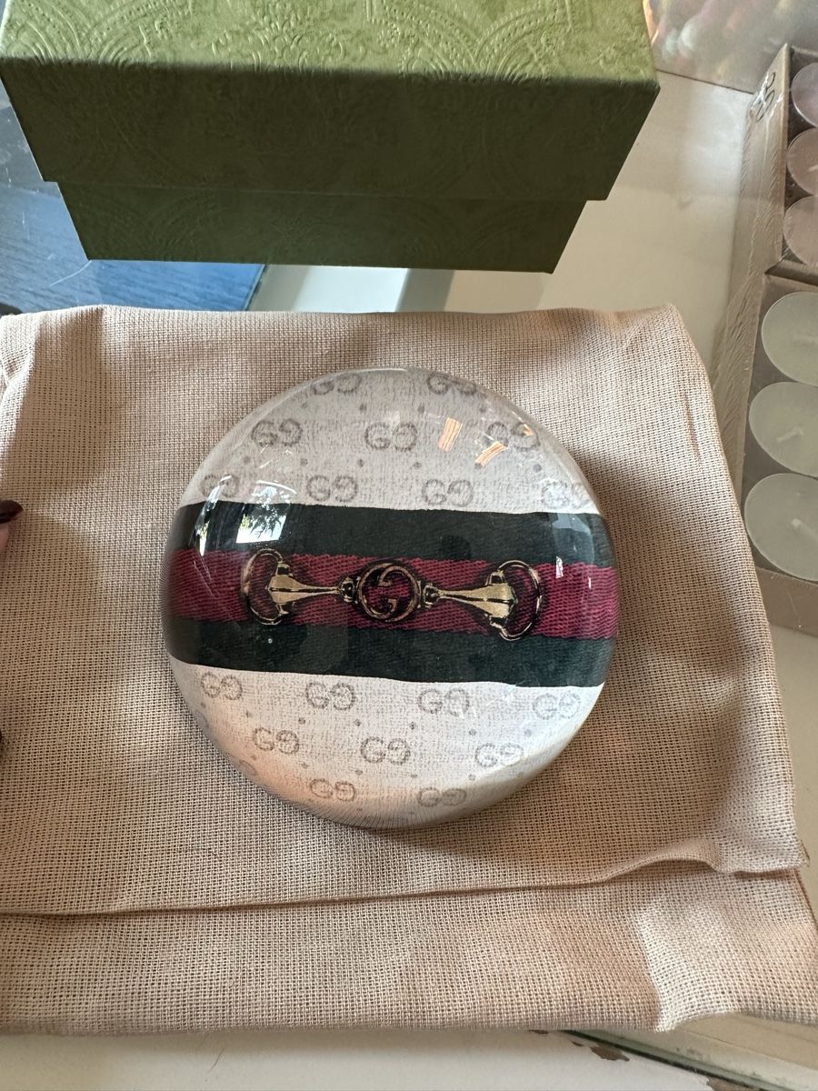Tutte le decorazioni: Gucci paperweight – Nuovo e nell'imballaggio originale da Mendrisio venduto da ketolin 1