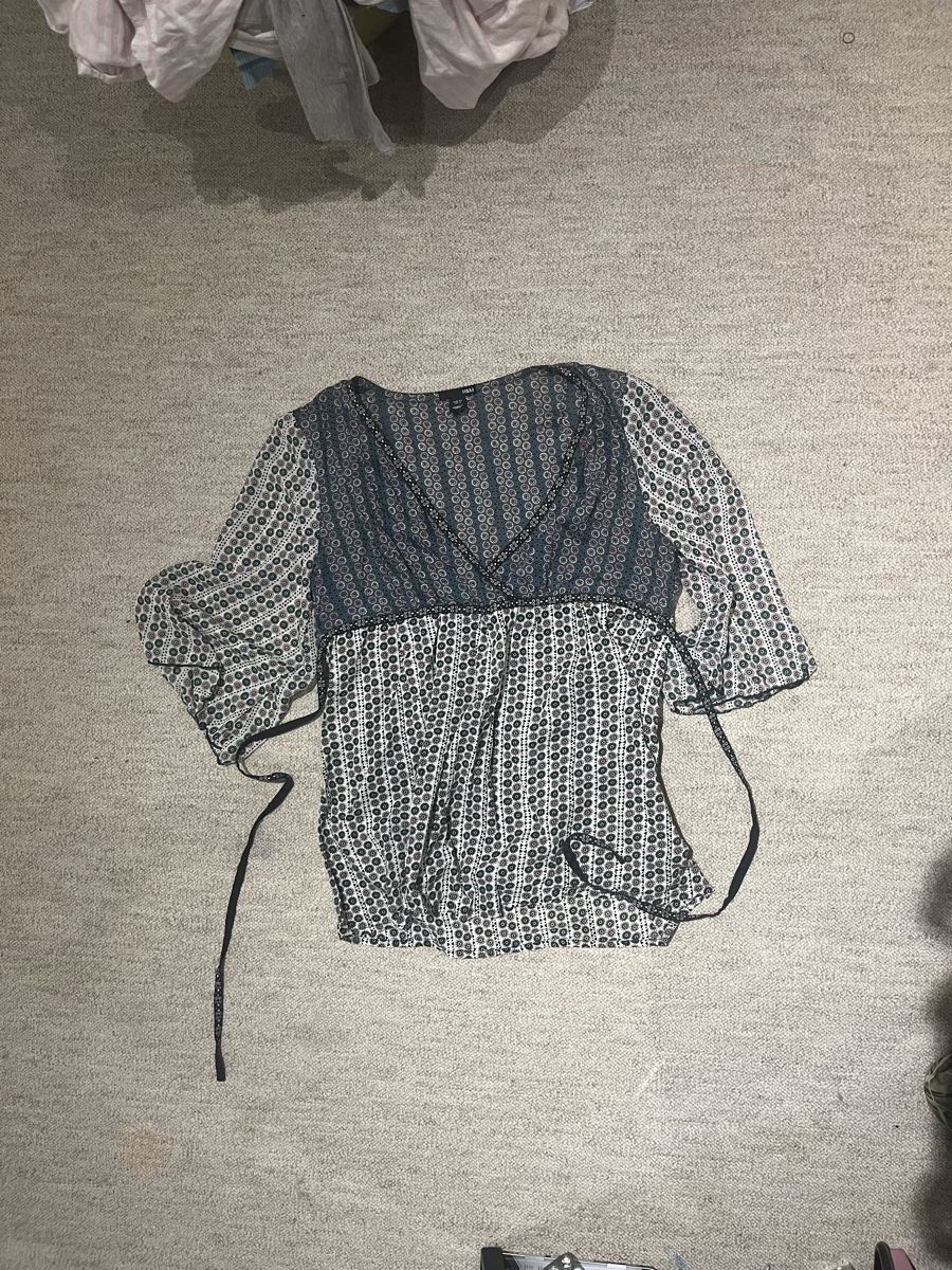 H&M Camicette: H&M Bluse Gr.44 mit Blumenmuster – Usato da St. Gallenkappel venduto da Iillifee