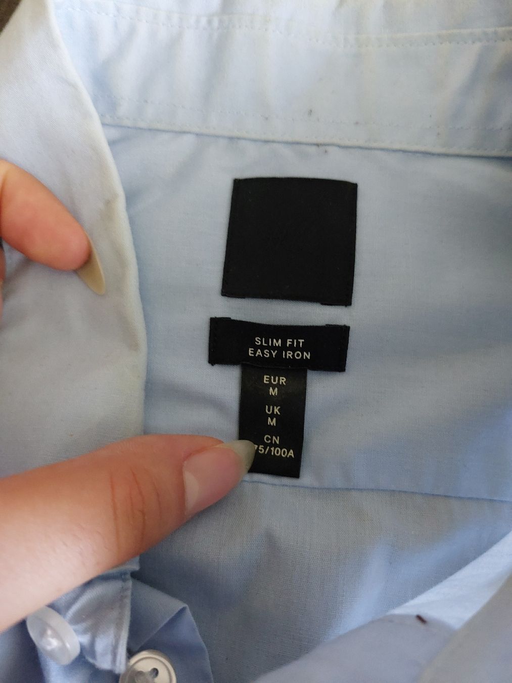 H&M Camicie: H&M Herren Hemd, Hellblau, Gr. M, Slim Fit – Usato da Gwatt (Thun) venduto da B.D.999 1