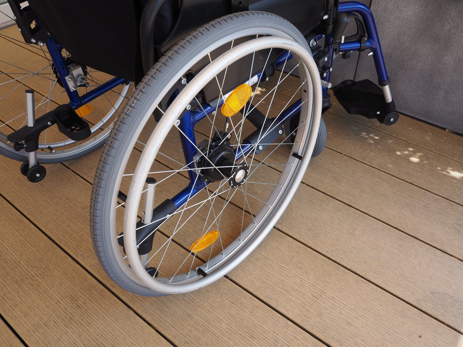 Chaises roulantes: Rollstuhl Vermeiren D 200 – D'occasion à Niederrohrdorf par Jaegermeister1 4