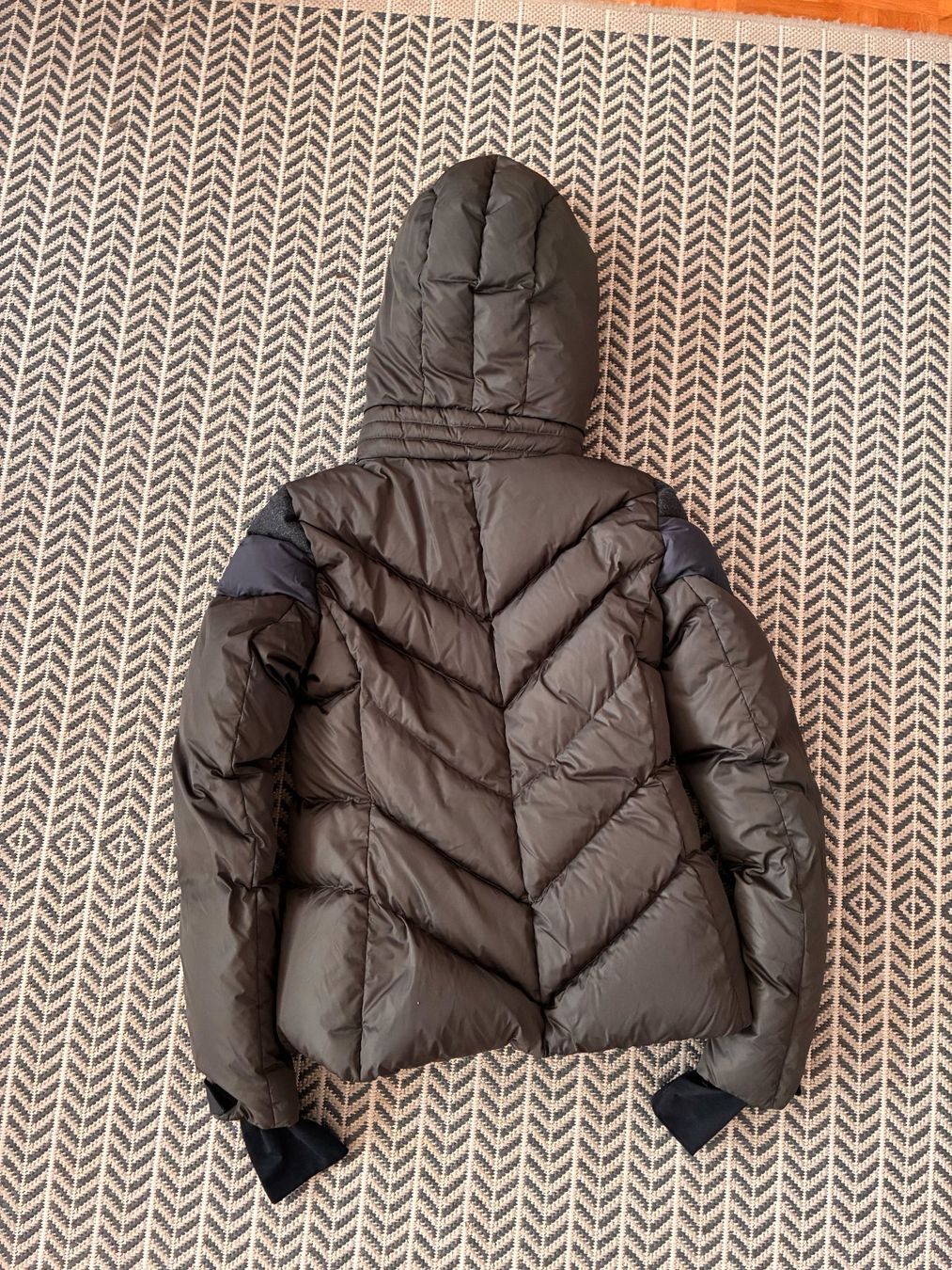 Moncler Jacken: Moncler Damen Winter Jacke – Neu (gemäss Beschreibung) aus Meilen von Fuchs_T 1