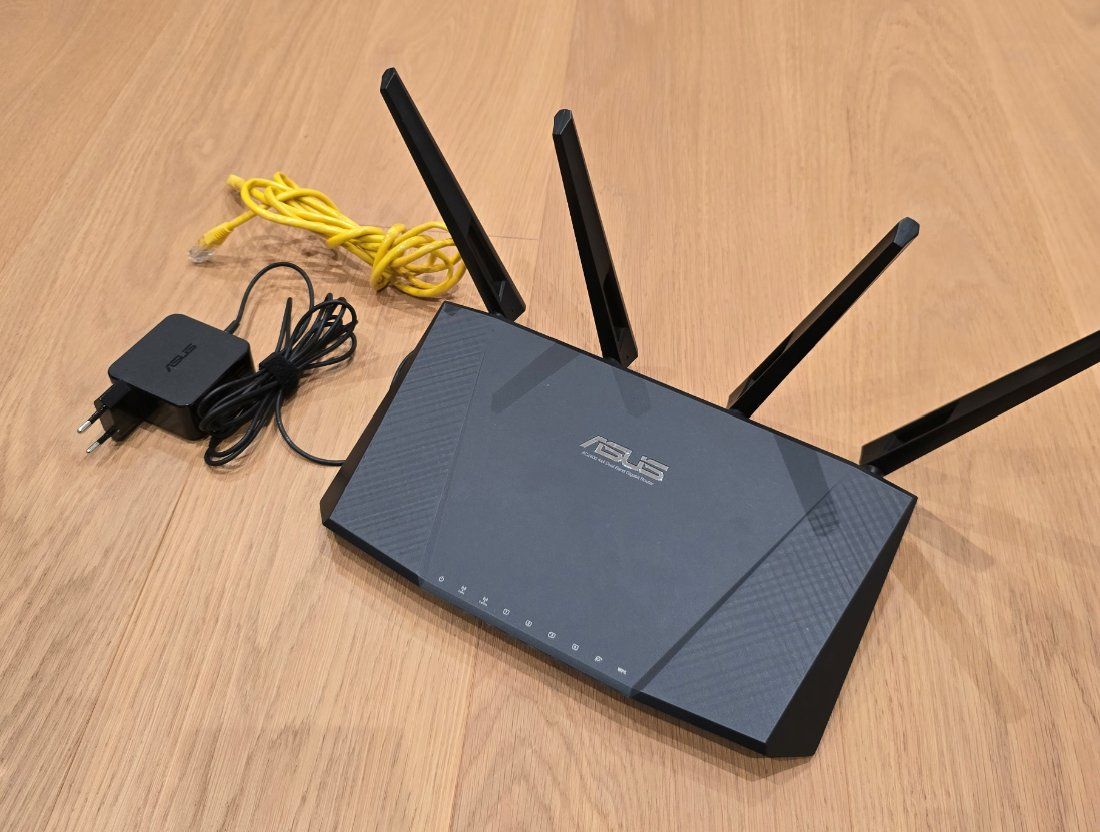 Asus Modem & Router: ASUS RT-AC87U Router – Usato da Herrliberg venduto da evo2023