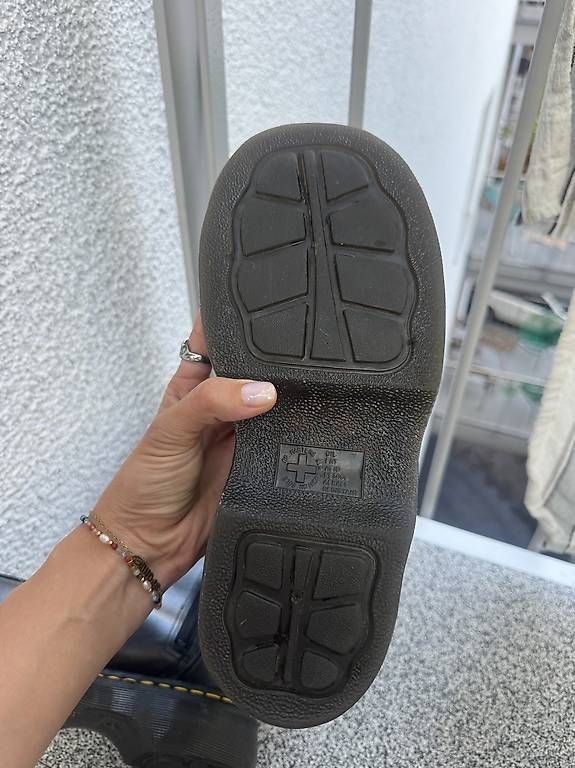Damenschuhe: Dr. Martens BUZZ HI Plateaustiefel black – Gebraucht aus Zürich von vik_z5nc 4